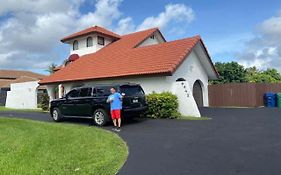 Spanish Style House - Free Parking